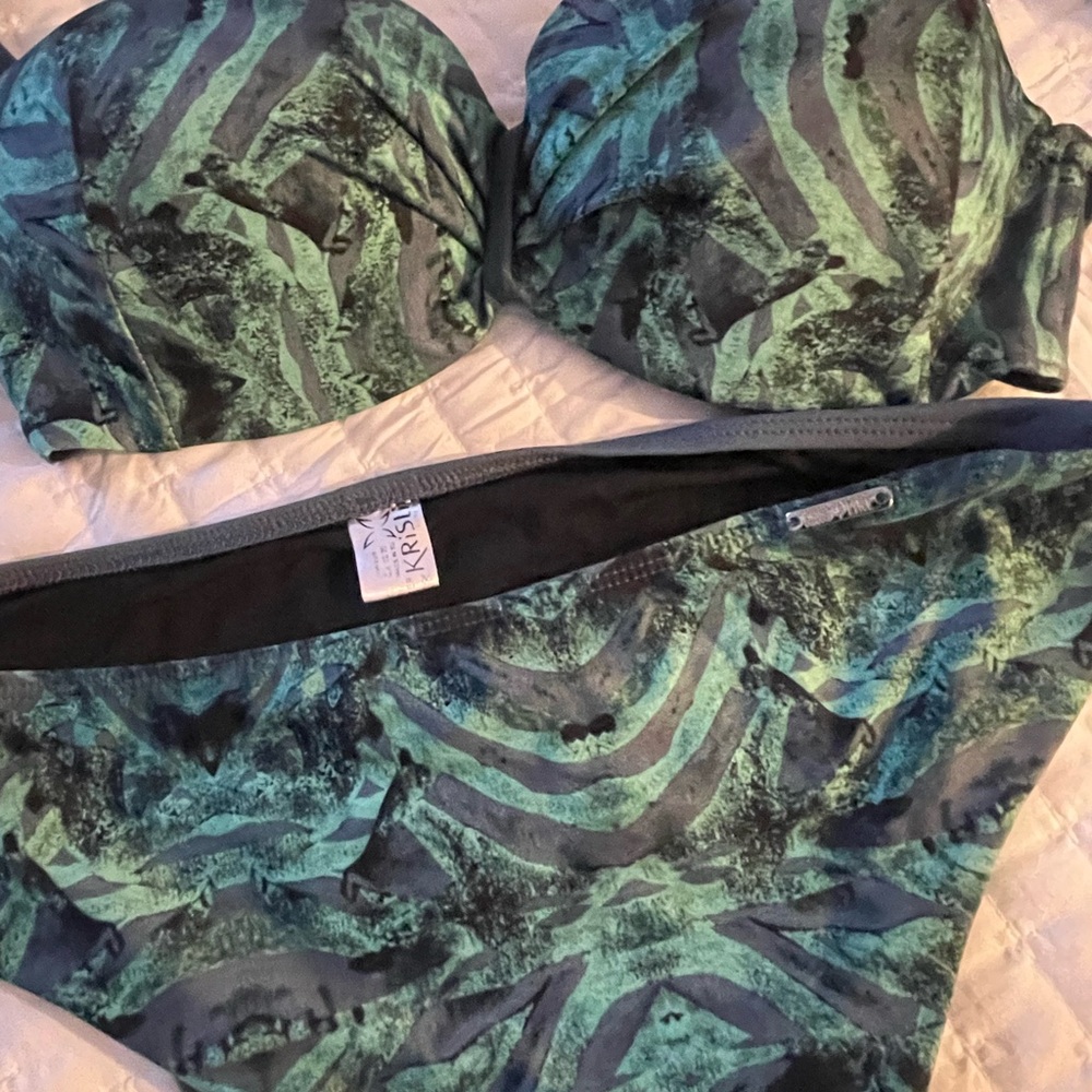 Emerald Patterned Women's Bikini Set - image 4